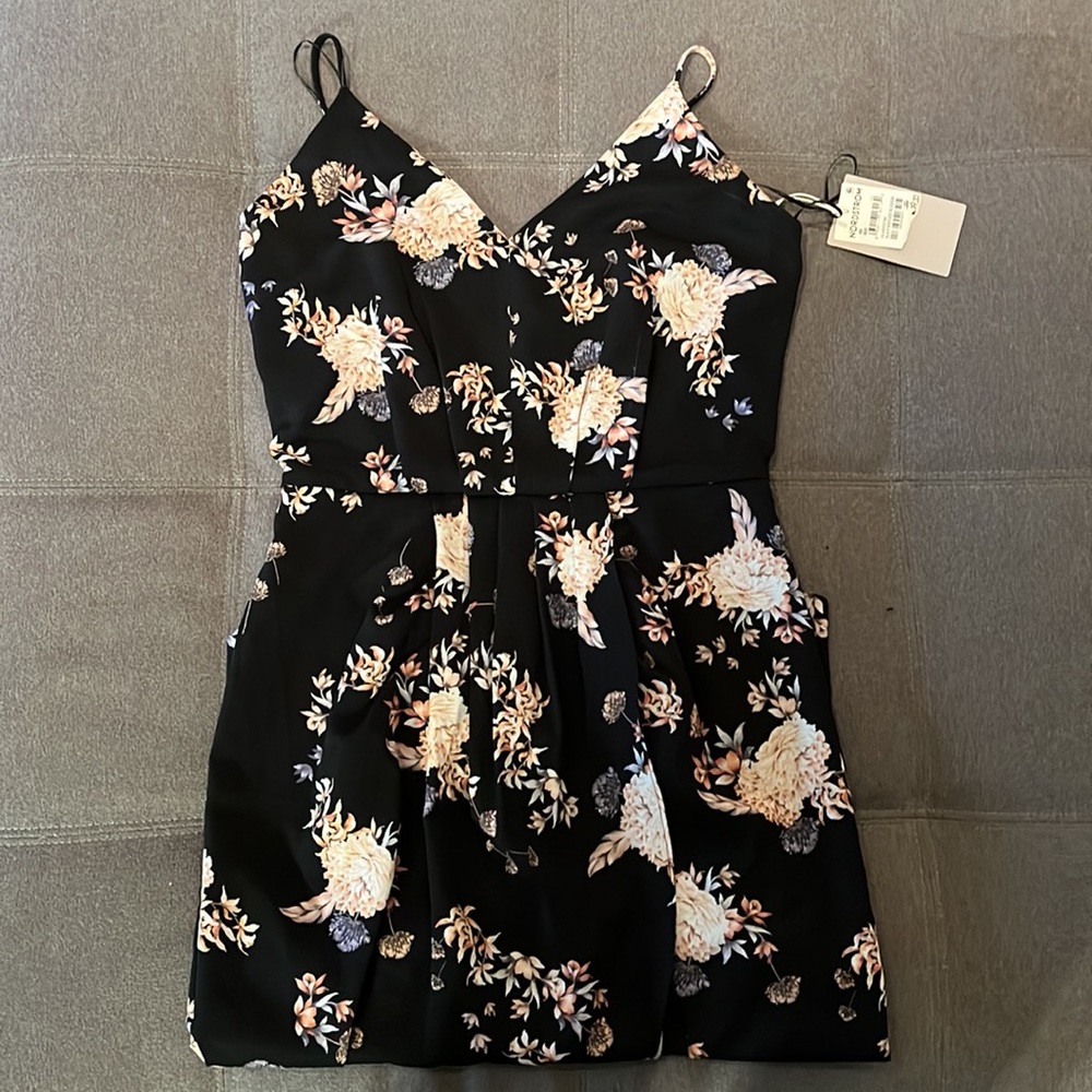 BNWT Chelsea28 Nordstrom Faux Wrap Dress in Black Brocade Blossom - Picture 6 of 7